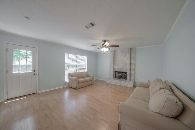 Foto del edificio - 31 Silver Elm Pl