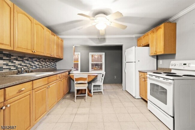 Foto del edificio - 247 Old York Rd