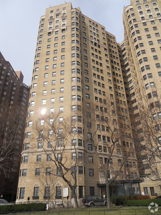 Gold Coast 3 Bedroom Apartments for Rent Chicago, IL