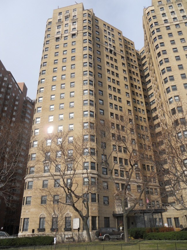 1400 North Lake Shore Drive Apartments Chicago, IL