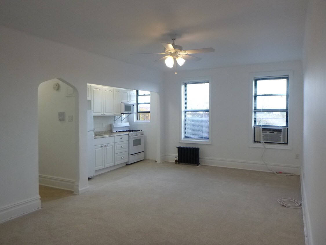 Livingroom - 50-05 43rd Ave