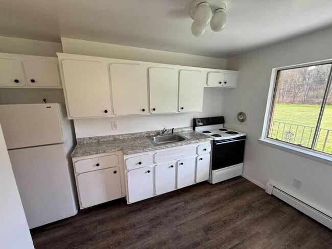 Building Photo - 37 Rome Ave