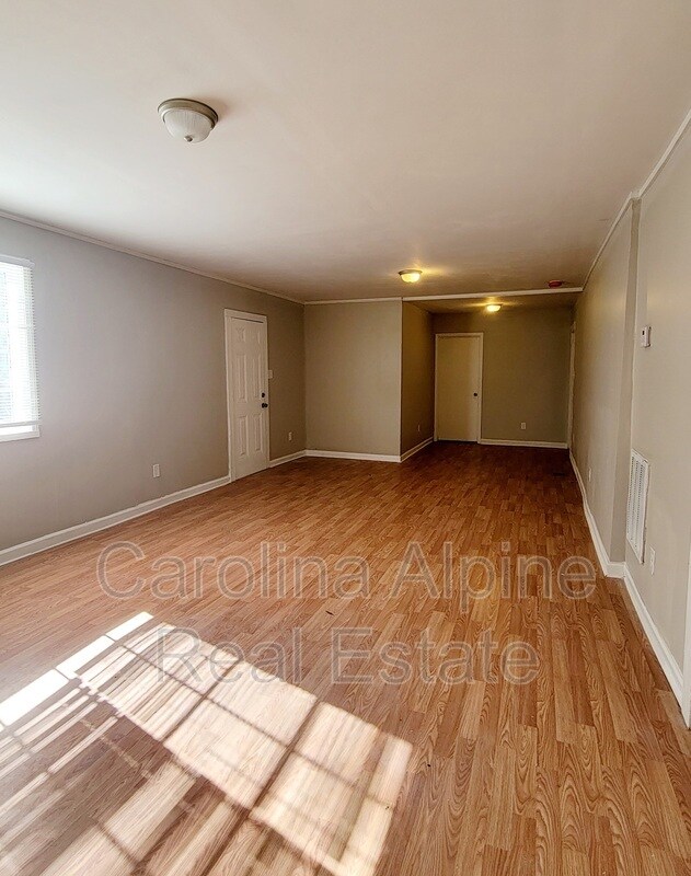 Foto del edificio - 5906 Lewis Rd
