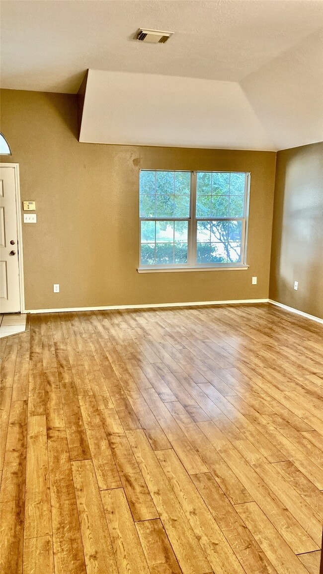 Foto del edificio - 18034 Platinum Springs Dr