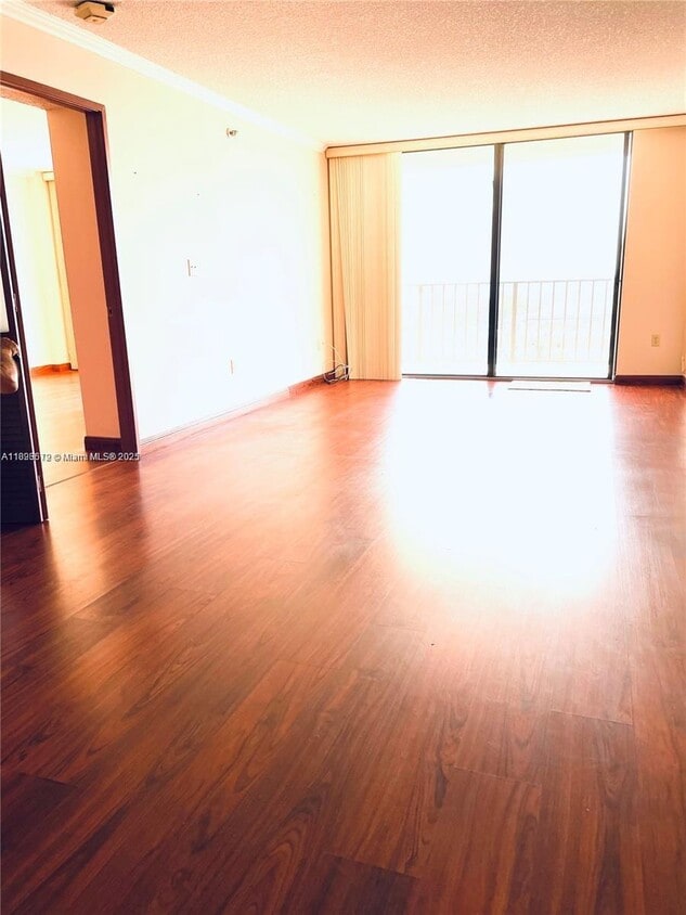 Foto principal - 210 174th St