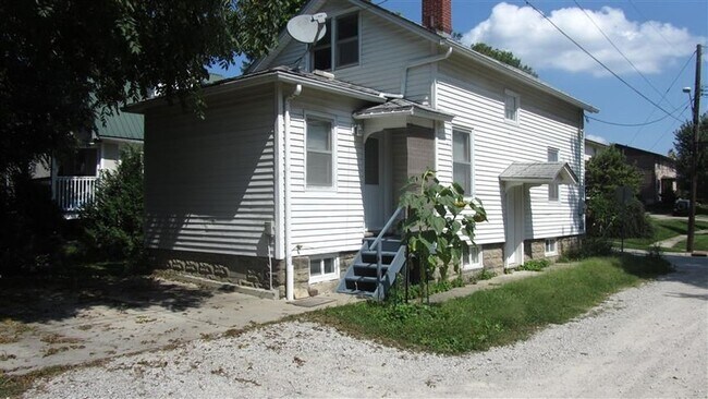 Building Photo - 117 Clapp St