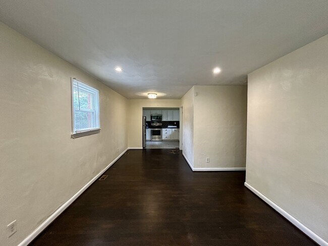 Foto del edificio - 6429 Tuttle Ave