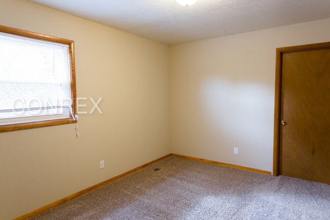 Building Photo - 1300 Hartford Drive