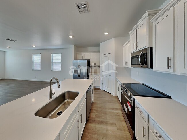 Building Photo - 14155 N Luckett Rd