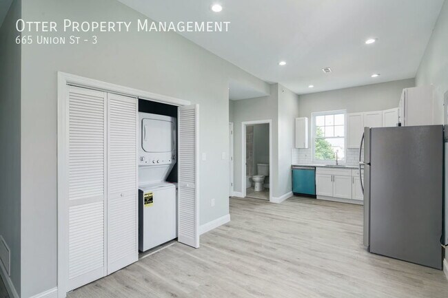 Foto del edificio - 665 N Union St