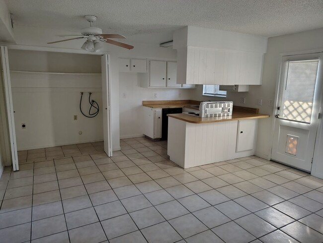 Foto del edificio - Move In Before the Holidays