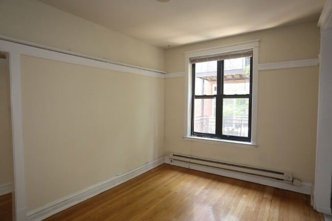 Foto del edificio - 726 W Barry Ave