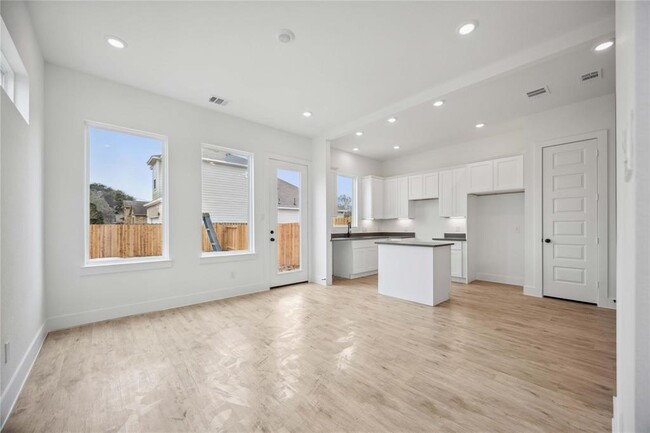 Foto del edificio - 8103 Calhoun Rd