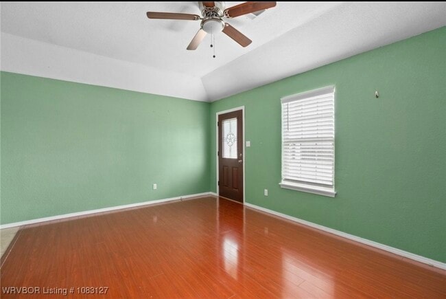 Living room before it was painted - 2410 Ridgeway Ln