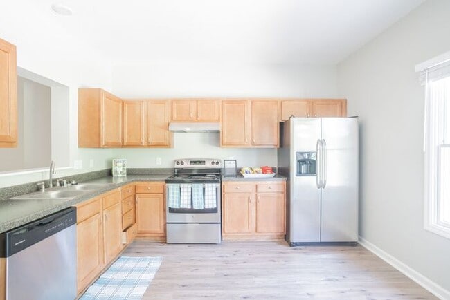 Building Photo - Spacious Townhome in Covington!