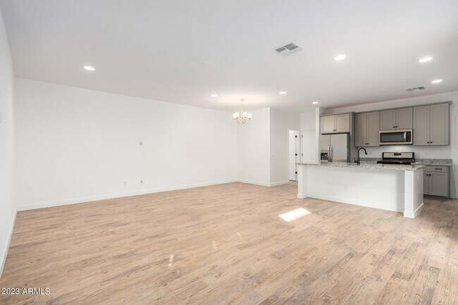 Foto del edificio - 9319 E Strobe Ave