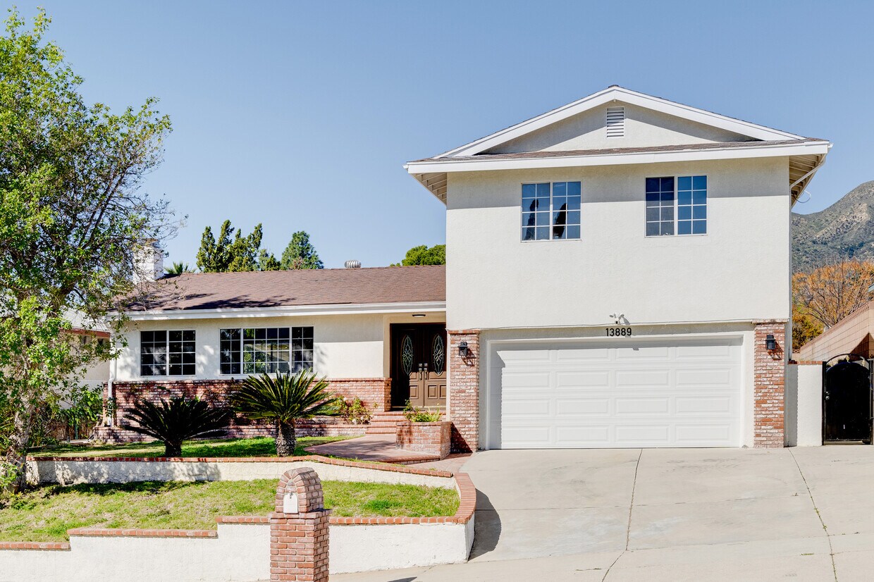 Foto principal - 13889 Nurmi St