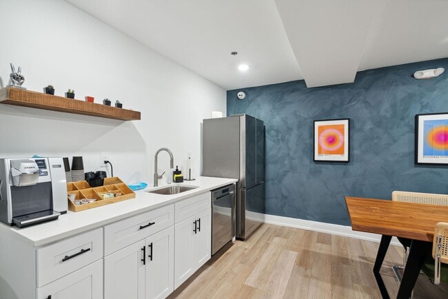 Interior Photo - The Crown on Leland