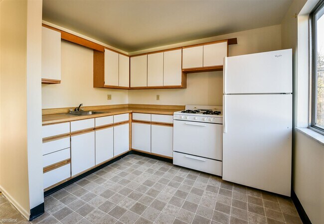 Foto del edificio - 2 br, 1 bath Townhome - 20 Hillcrest Dr