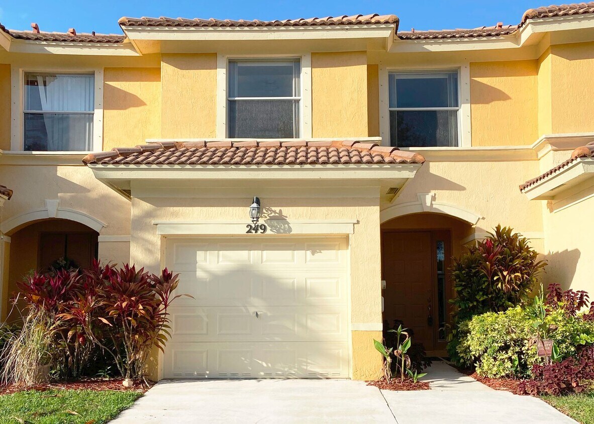 249 River Bluff Ln, Royal Palm Beach, FL 33411 House Rental in Royal Palm Beach, FL