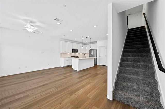 Foto del edificio - 2226 Adena Spgs Dr