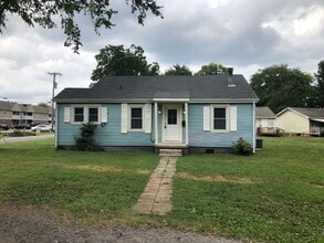 Building Photo - 1403 Rocky Ln