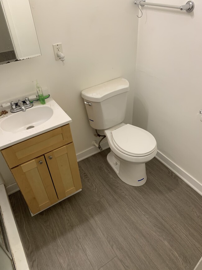 Building Photo - 7253 Jordan Ave