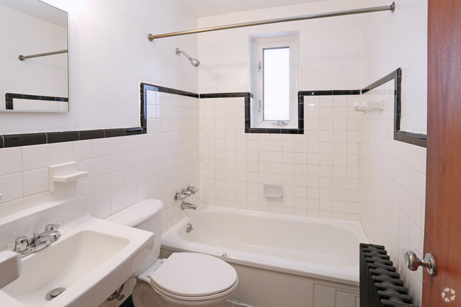 1BR - Bathroom - Skytop Village