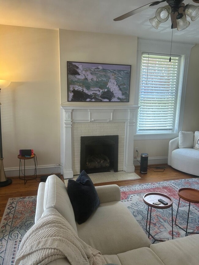 Building Photo - 3005 Monument Ave