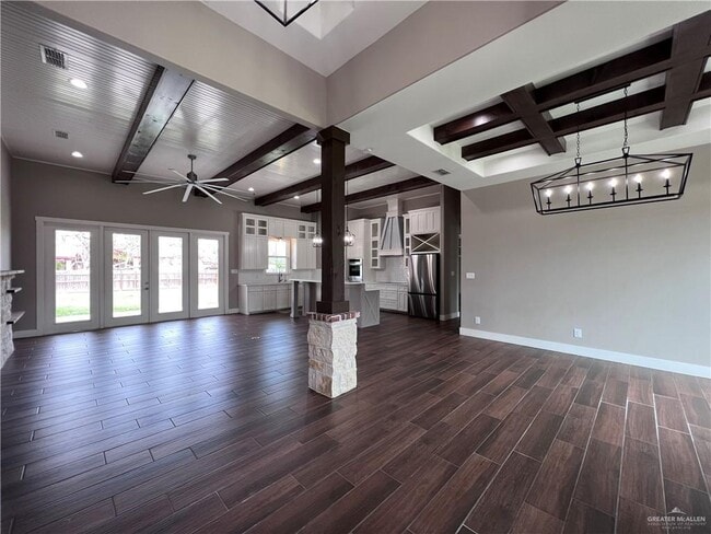 Building Photo - 5605 E Pecan Dr