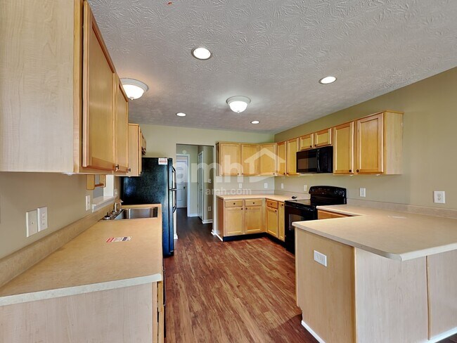Foto del edificio - 5884 W Falling Waters Dr