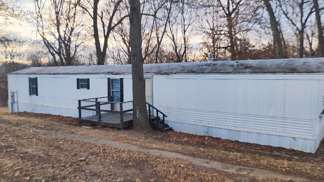 Foto del edificio - 1100 W Locust St