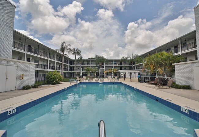 Foto del edificio - 4050 4th St N