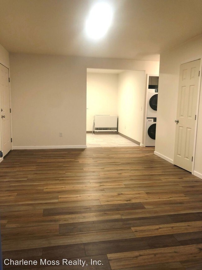 Foto del edificio - 1565 N Lakeview Dr