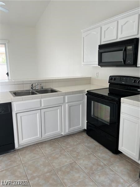 Building Photo - 2500 E Ambush St