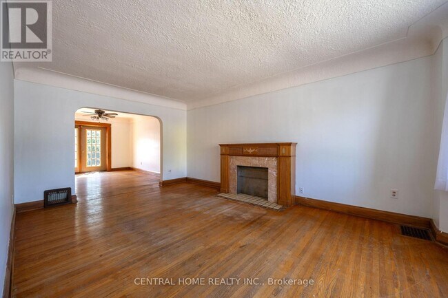 Photo du bâtiment - 1650 King St E