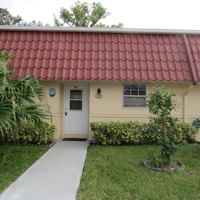 Building Photo - 108 Amherst Ln
