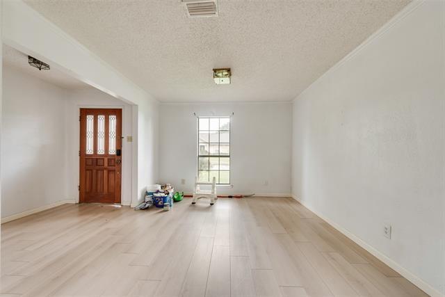 Building Photo - 2623 Fallcreek Dr