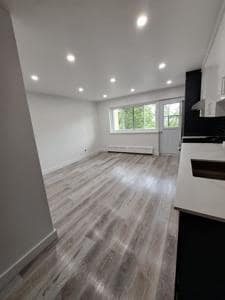 Building Photo - 3420 Pl Decelles