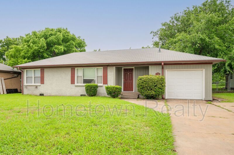 Primary Photo - 734 NW 31st St