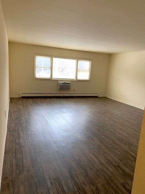 Foto del edificio - 300 S Maple Ave