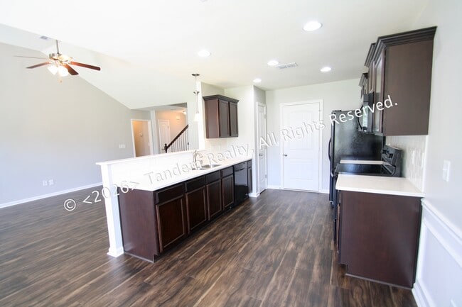 Building Photo - 2115 Longhunter Chase Dr