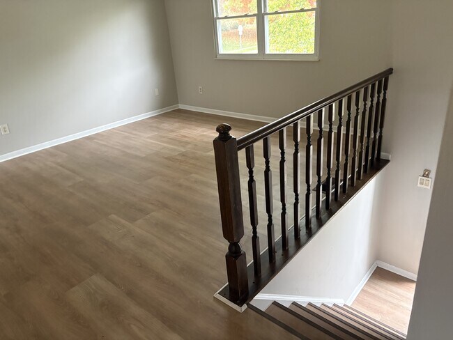 Foto del edificio - 1375 Firethorne Dr