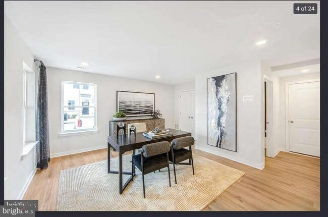 Building Photo - 32 Anderson Dr