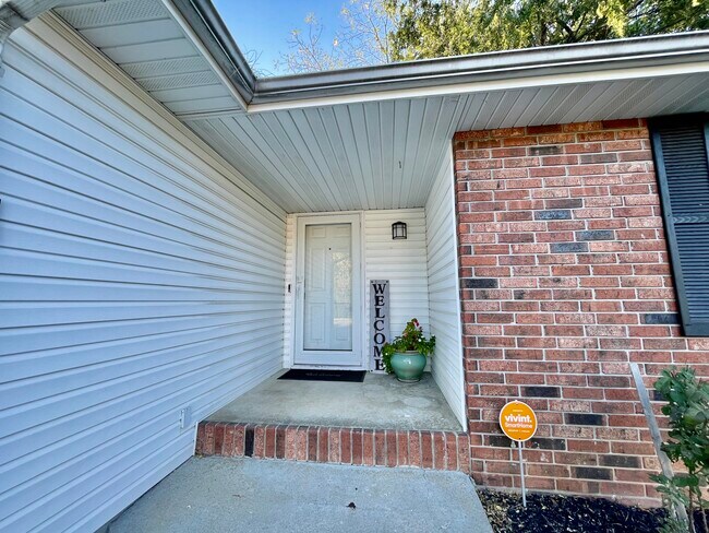 Entry - 2131 S Colgate Ave