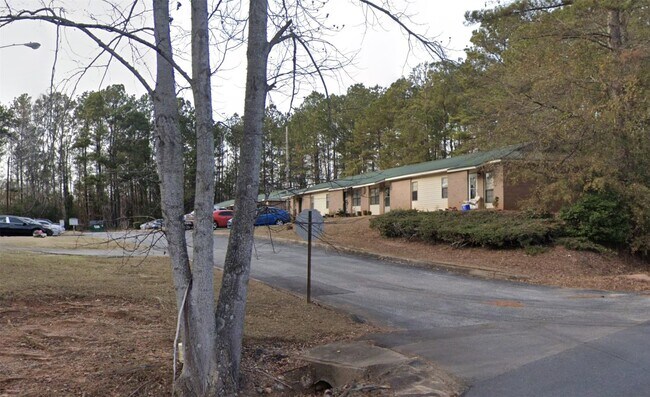 Building Photo - 525 Lee Rd 379