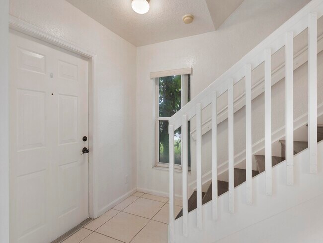 Foto del edificio - 970 Summit Lake Dr