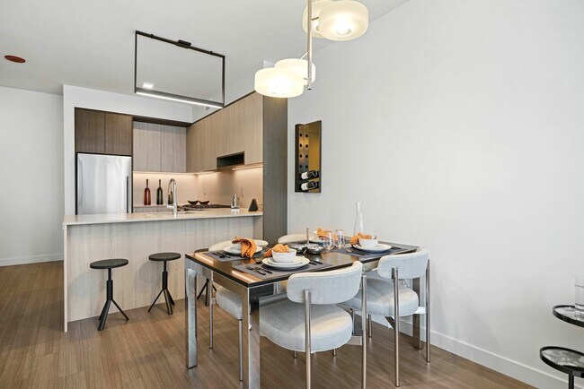 Building Photo - Heart of South Loop Luxury Apartment Homes