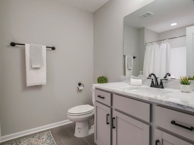Foto del edificio - 3 Bedroom Townhome in Lebanon (corner unit...