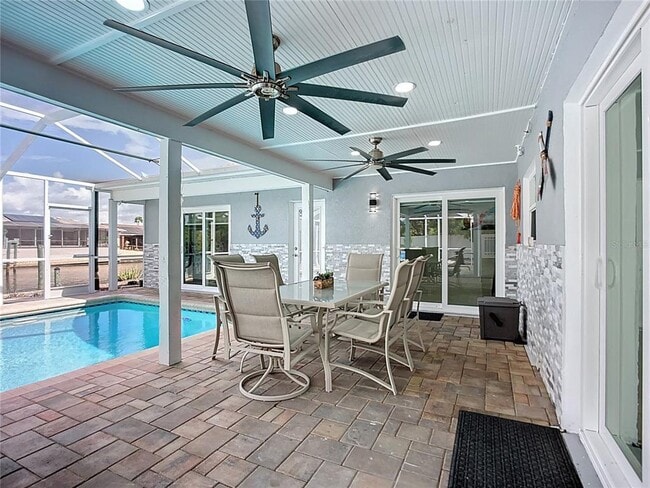 Building Photo - 6531 Santiago Ct